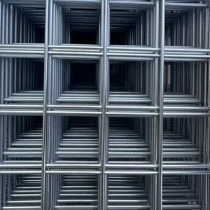 Treillis soudé galvanisé de qualité supérieure pour fondations de clôtures Applications polyvalentes Maintien de la stabilité structurelle pour les portes en treillis - Product Image 2