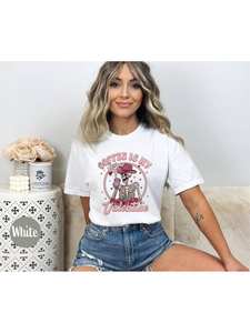 T-shirt Coffee Is My Valentine, vestibilità ampia, unisex, manica corta, girocollo, 100% cotone jersey, stampa con design a teschio, regalo di San Valentino VD06 - Product Image 3