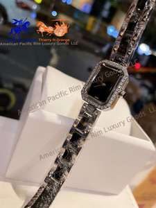 Montre de luxe pour femmes de haute qualité - Mouvement à quartz, accents de diamants, calendrier étanche, bracelet en acier inoxydable pour femmes - Product Image 5