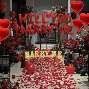 Globos de 16 Pulgadas con la Frase '¿Te Casas Conmigo?' con Pétalos de Rosa, Globos de Aluminio en Forma de Corazón para Pedidas de Mano y Bodas - Product Image 4