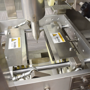 Máquina de envasado automático para sobres de forma irregular Muestras de detergente para ropa y limpiador de vidrio - Product Image 6