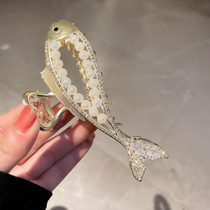 <span class=keywords><strong>Pince</strong></span> à cheveux requin en strass exquise pour femme, barrette élégante en perles, accessoire <span class=keywords><strong>de</strong></span> coiffure, <span class=keywords><strong>pince</strong></span> à queue <span class=keywords><strong>de</strong></span> cheval motif poisson pour femme - Product Image 6