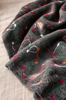 Tissu tricoté multicolore à broderie florale raffinée, base grise foncée duveteuse, motif de vigne abstraite brodé, pour sacs de filles, textiles et vêtements