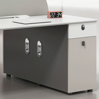 Poste de travail modulaire pour bureau à plan ouvert avec cloison de séparation, pieds en métal et tiroir de rangement pour espace de travail commercial