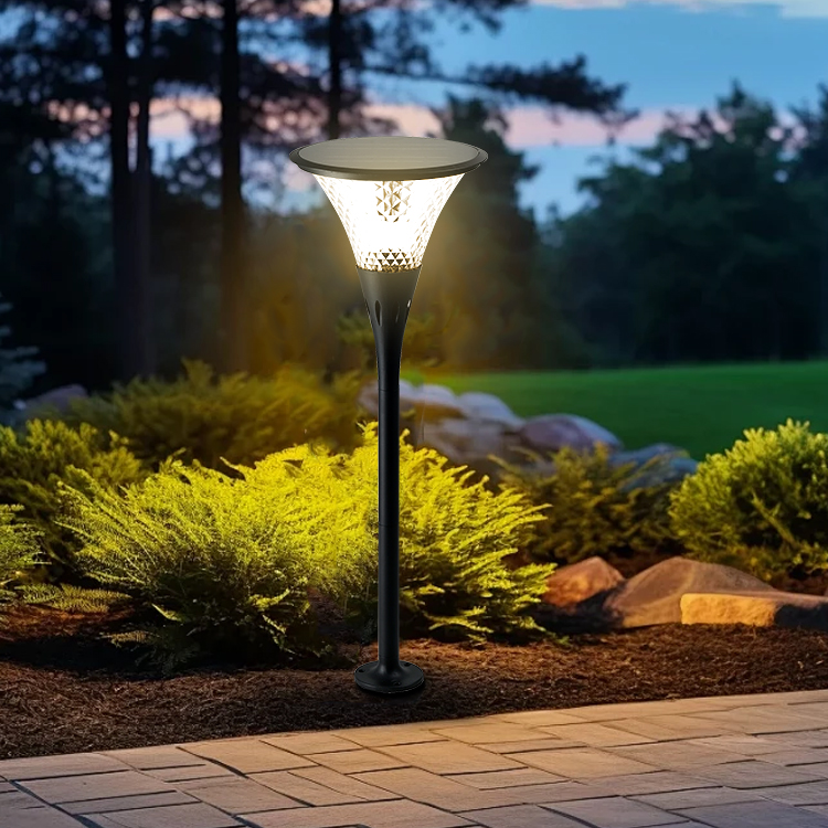 New Simple Black Design Smart Outdoor Park Path Lighting Die-Cast Aluminum Solar Garden Lights