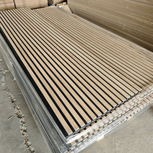 Paneles de Pared Acústicos de Madera de Nogal, Diseño Moderno en Color Humo Oscuro, Akupanel 2400x600mm, Paneles Acústicos de Gran Tamaño con Diseño de Rayas - Product Image 3