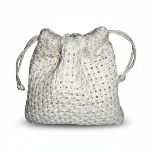 ถุงผ้ากระสอบแบบหูรูดทำจากผ้าทอหนาที่มีเอกลักษณ์ปิดด้วยสายผ้าฝ้ายปอกระเจาธรรมชาติ - Product Image 1