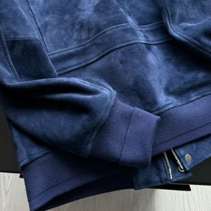 Chaqueta de Hombre de Lujo Azul Rey de Ante y Piel de Oveja, Estilo Old Money, Bomber Utilitario Casual Transpirable con Parches de Cuero - Gran Venta 2026 - Product Image 5