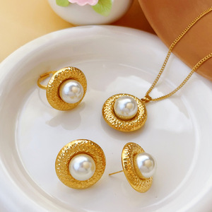 Fashion Round Pearl Pendant <b>Necklace</b>. 18K Gold Stainless Steel <b>Necklace</b> for Wholesale Charm Pearl <b>Necklace</b> for Gift - Product Image 4