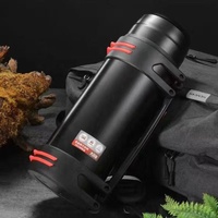 Grand flacon isotherme de 2 litres en acier inoxydable de 2500ml avec poignée et couvercle pour l'extérieur.