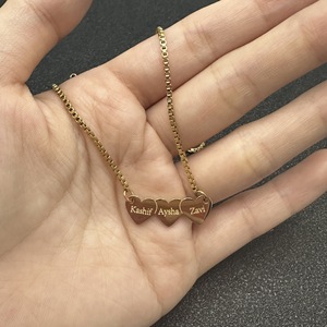 Nouveau <span class=keywords><strong>Collier</strong></span> Pendentif Cœur Tendance en Acier Inoxydable Plaqué Or 18K TD 2026 – Gravure Personnalisée de Plusieurs Noms – Bijou Cadeau <span class=keywords><strong>Personnalisé</strong></span> - Product Image 6