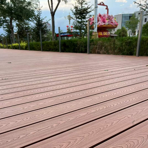 Planches de terrasse en composite solide WPC à effet bois, résistantes aux UV, avec longue garantie pour la décoration des sols de jardin - Product Image 2