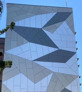 Feuilles ACP personnalisées pour façade d'hôtel, panneau composite en aluminium ignifuge et antistatique revêtu de PVDF, taille et fabrication personnalisées - Product Image 4