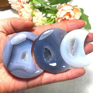 Vente en gros de pierres de cristal naturelles en agate druzy de style bohème sculptées à la main pour des décorations d'intérieur uniques et des cadeaux de fêtes - Product Image 1