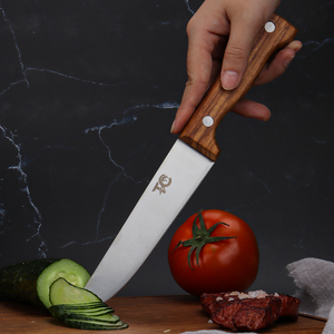 Cuchillo <span class=keywords><strong>de</strong></span> Chef <span class=keywords><strong>de</strong></span> Acero Inoxidable 4cr14mov <span class=keywords><strong>de</strong></span> 8 Pulgadas Hecho a Mano con Mango Ergonómico <span class=keywords><strong>de</strong></span> Madera y Logotipo Personalizado para Cocina y Carnicería - Product Image 6