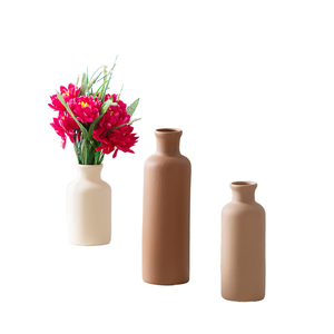 Ensemble de vases minimalistes en céramique blanche pour la décoration intérieure, salon, mariage - Centre de table en argile pour Pâques - Product Image 1