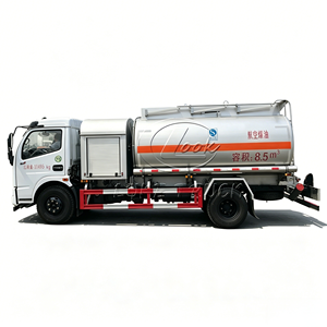 Camión Cisterna de Combustible Todoterreno 4x4 de 8cbm (8000L) para Aviones - Product Image 1
