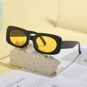 Lunettes de soleil sur mesure de style européen et américain à petite monture UV400 pour femmes, verres PC noirs, design tendance Instagram - Product Image 3