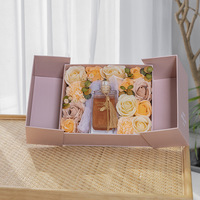 Boîte cadeau de fleurs de savon roses, diffuseur d'aromathérapie, parfum personnalisé, coffret cadeau floral pour la Saint-Valentin