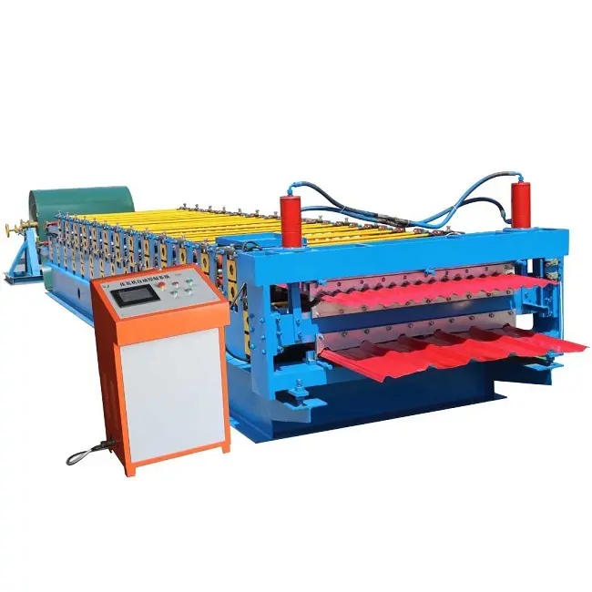 Máquina de fabricación de rollos de láminas de tejado de doble capa