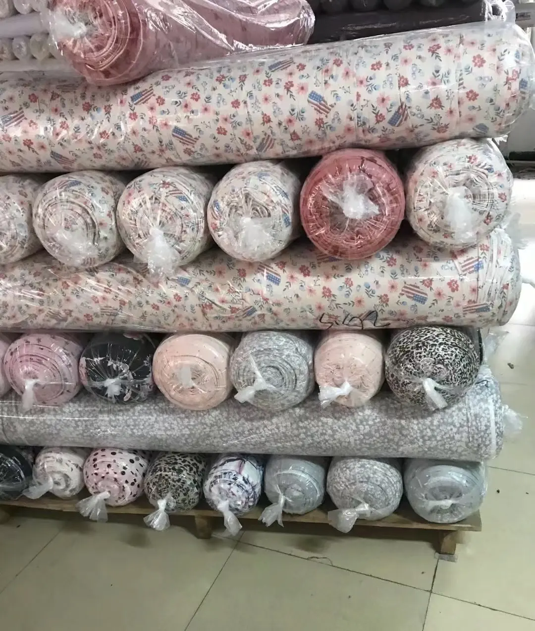 Changxing nhà máy giá rẻ 100% Polyester Vải in nhuộm phi vải