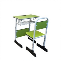 Bureau d'étudiant individuel en bois au design moderne avec hauteur réglable, caractéristiques de conception durables et personnalisables pour une utilisation scolaire et commerciale