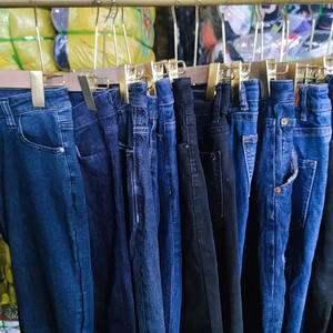 Pantalon en jean d'été d'occasion pour femmes adultes Balles de vêtements usagés - Product Image 4