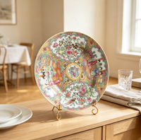 Assiette en porcelaine style vintage avec médaillon rose, motif oriental d'oiseaux et de fleurs, assiette de service, entièrement peinte à la main.