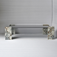 Table basse carrée moderne en marbre italien durable avec motif floral, mobilier de salon de villa de luxe, sensation premium, en pierre