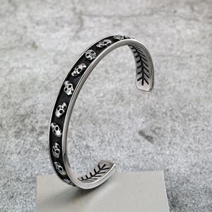 Yunnique Pulsera de acero inoxidable con calavera estilo punk retro, unisex, regalo de Halloween, joyería - Product Image 3