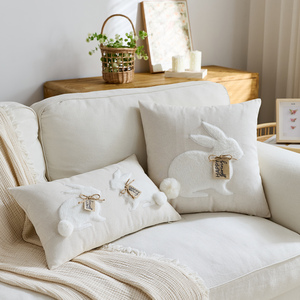 Housse de coussin décorative moderne en lin à motifs floraux, avec applique 3D, étiquette Kraft, couleur crème neutre, amovible, lavable, fermeture éclair - Product Image 1