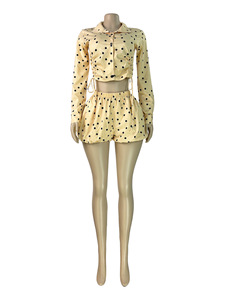 Ensemble tendance 2 pièces pour <span class=keywords><strong>femme</strong></span> : haut court froncé à manches longues imprimé pois et short bouffant – Tenue d'été streetwear pour club - Product Image 3