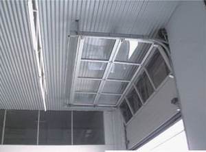 <span class=keywords><strong>Puerta</strong></span> <span class=keywords><strong>de</strong></span> <span class=keywords><strong>garaje</strong></span> <span class=keywords><strong>de</strong></span> vidrio <span class=keywords><strong>con</strong></span> marco <span class=keywords><strong>de</strong></span> aluminio impermeable <span class=keywords><strong>con</strong></span> <span class=keywords><strong>puerta</strong></span> <span class=keywords><strong>peatonal</strong></span> Diseño <span class=keywords><strong>de</strong></span> panel <span class=keywords><strong>de</strong></span> vista clara para hogares modernos - Product Image 4