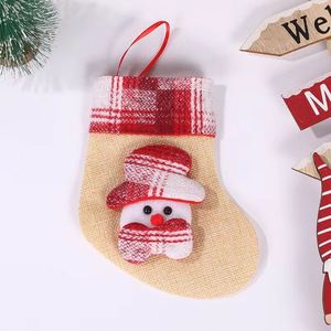 Calcetines de tela suave con lentejuelas navideñas, decoraciones colgantes para bolsas de regalo, dulces creativos de dibujos animados para niños, impresos por transferencia térmica - Product Image 2