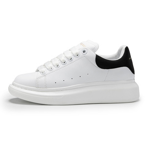 Nuovo arrivo <span class=keywords><strong>scarpe</strong></span> <span class=keywords><strong>sportive</strong></span> da uomo di alta qualità in vera pelle da <span class=keywords><strong>donna</strong></span> alla moda Sneakers firmate bianche per gli uomini - Product Image 2