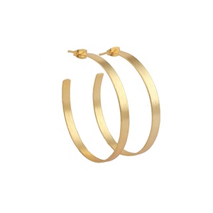 Fantastique géométrique femmes boucles d'oreilles forme finition mate plaqué or-pour anniversaire de mariage Unique bijoux cadeau pour les filles - Product Image 2