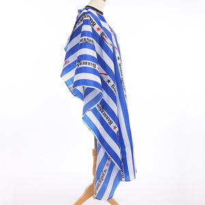 Mode bleu et blanc bande <span class=keywords><strong>coupe</strong></span> <span class=keywords><strong>de</strong></span> <span class=keywords><strong>cheveux</strong></span> tissu <span class=keywords><strong>coupe</strong></span> <span class=keywords><strong>de</strong></span> <span class=keywords><strong>cheveux</strong></span> teinture des <span class=keywords><strong>cheveux</strong></span> épaule garde Salon tabliers - Product Image 3