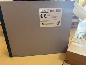 Calculateur de débit FloBoss S600+ avec CPU P152, E/S P144 et boîtier P153 pour le transfert de produits pétroliers et gaziers - Product Image 1