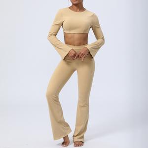 Ensemble de yoga moulant effet seconde peau, séchage rapide, tenue de sport dos nu, ensemble deux pièces avec pantalon évasé - Product Image 3