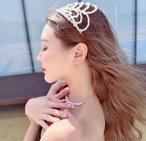 Chaîne de tête en maille et perles style années 20, serre-tête vintage blanc à pompons et perles pour mariée - Product Image 4