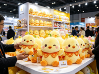 Peluche douce en forme de poussin jaune pour cadeau promotionnel, peluche personnalisée