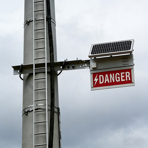 Alarme <span class=keywords><strong>solaire</strong></span> sonore 12V CC avec détecteur de mouvement et sirène 80dB pour la proximité des lignes électriques - Product Image 1