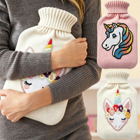 Bouillotte en caoutchouc personnalisée motif licorne 1L et 2L avec housse tricotée douce pour soulager les douleurs menstruelles – Vente en gros