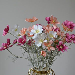 Fleurs artificielles en soie en gros, haute qualité, motifs floraux pastorale en relief, <span class=keywords><strong>cosmos</strong></span> et petits chrysanthèmes - Product Image 3