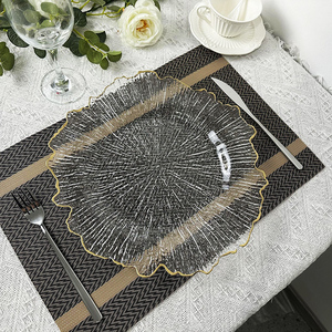Assiettes de présentation en plastique transparent à bord doré pour le dîner de mariage Vente en gros <span class=keywords><strong>pas</strong></span> <span class=keywords><strong>cher</strong></span> - Product Image 5