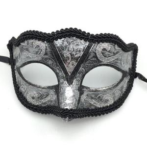 Masques de bal masqué pour hommes, style vénitien antique, décorations d'Halloween, noir et argent, demi-visage, PVC, motif floral, écologiques, réutilisables - Product Image 2