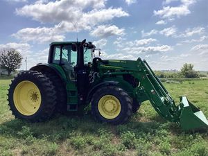 Tractor Utilitario John Deere 6195M 2019 de 195HP con Motor y AutoTrac Listo para Máximo Rendimiento Agrícola - Product Image 4