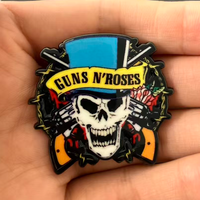 Pin Musik Logam Grosir, Pin Band Hard Rock, Pin Enamel Bentuk Tengkorak dan Senjata, Pin Lapel Musik Roses Nightrain, Koleksi untuk Penggemar