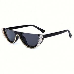 Vente en gros de lunettes de soleil pour femmes, mode 2020, luxe, demi-montures, lunettes de soleil œil de chat avec strass - Product Image 2