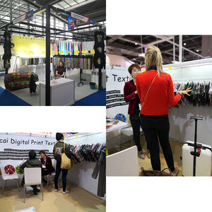 Tissu imprimé numérique à base blanche florale de ligne géométrique de conception personnalisée de luxe pour robes à la mode - Product Image 5